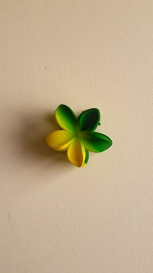 Lush Canopy Hair Clip